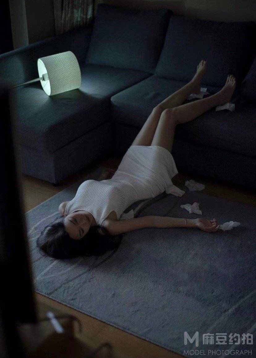 情绪模特