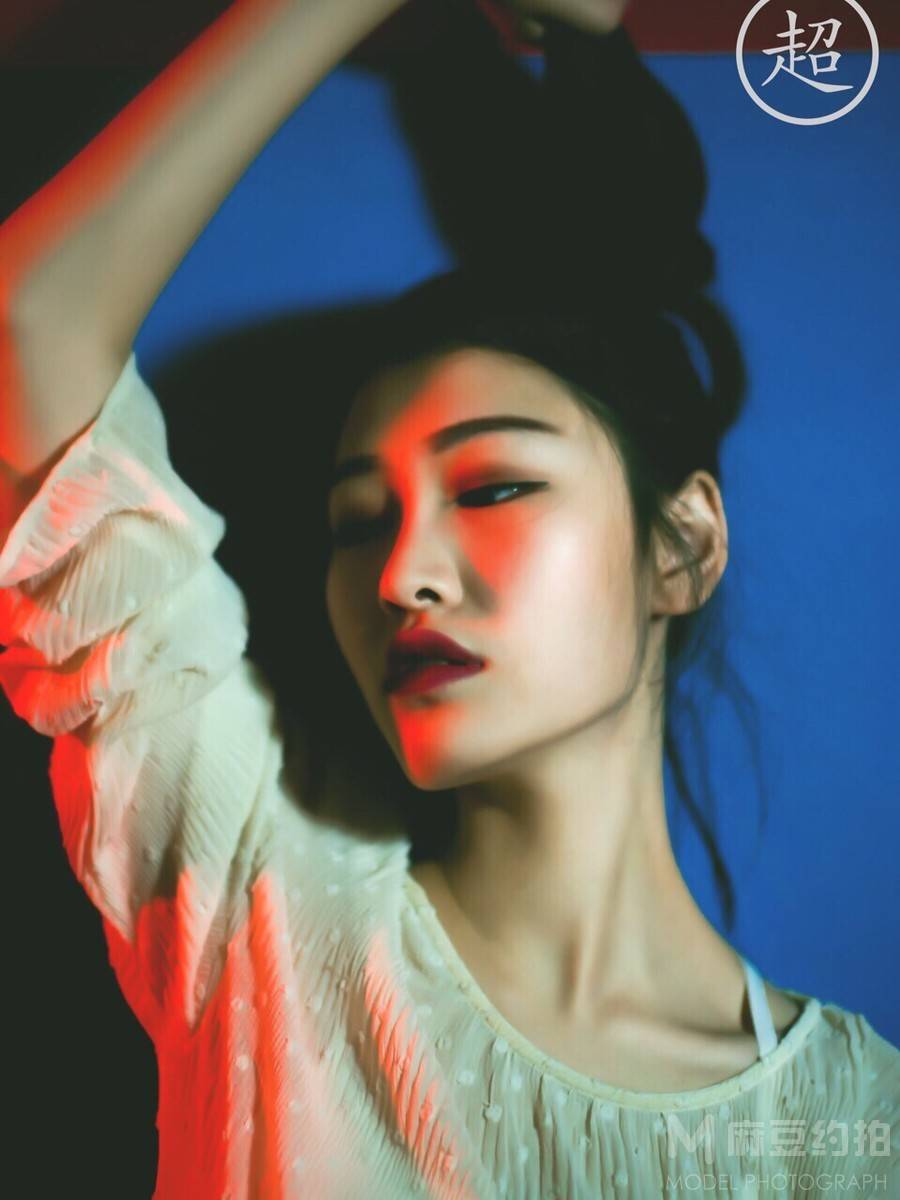 情绪模特