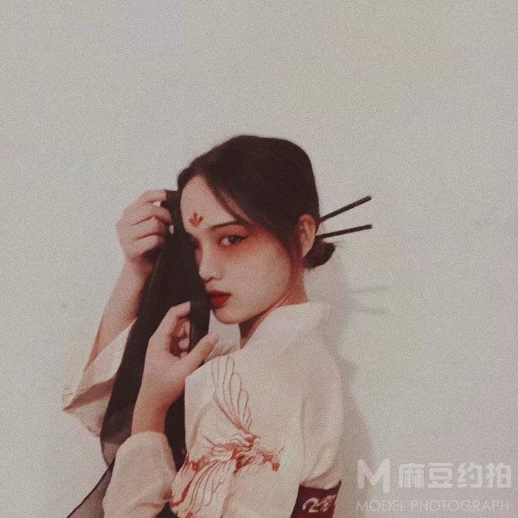 情绪模特