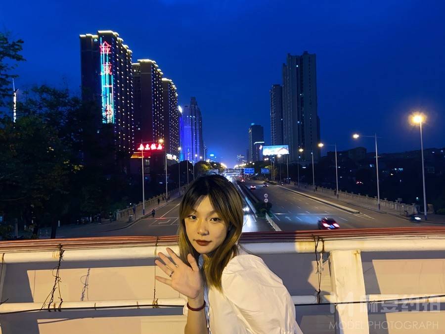 夜景模特