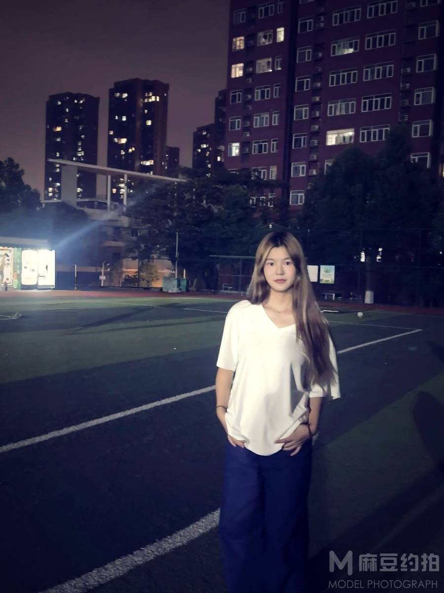 校园模特