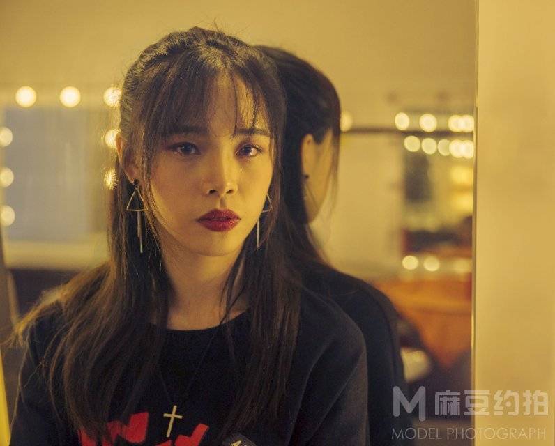 情绪模特