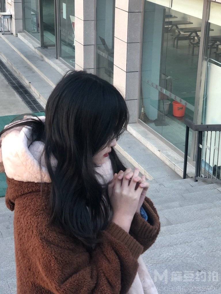 黑白模特