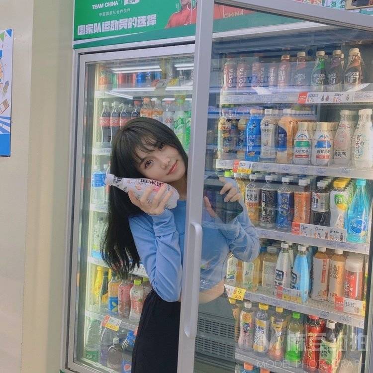 黑白模特