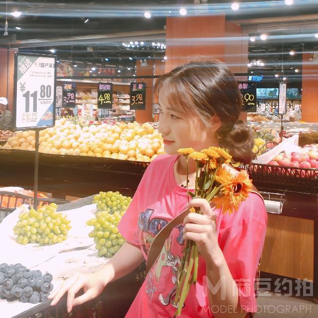 校园模特