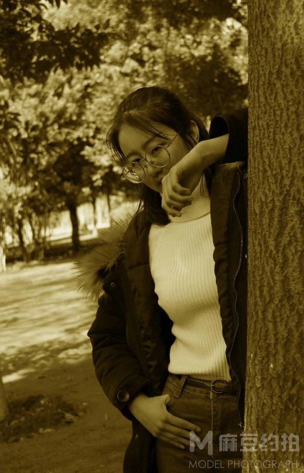 黑白模特