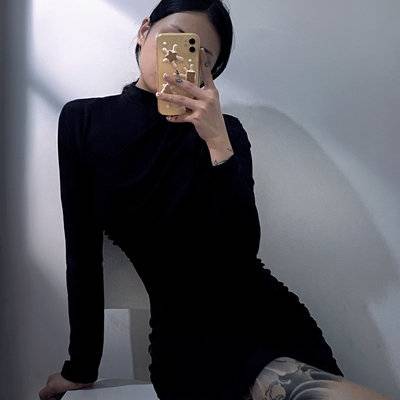 黑白模特