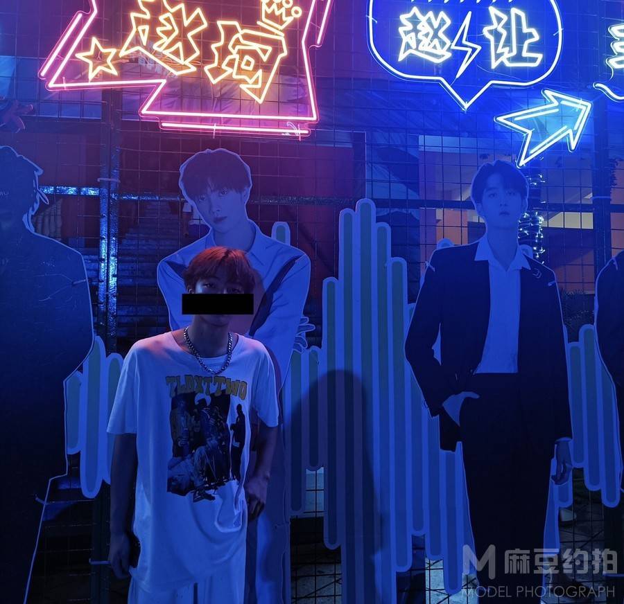 夜景模特