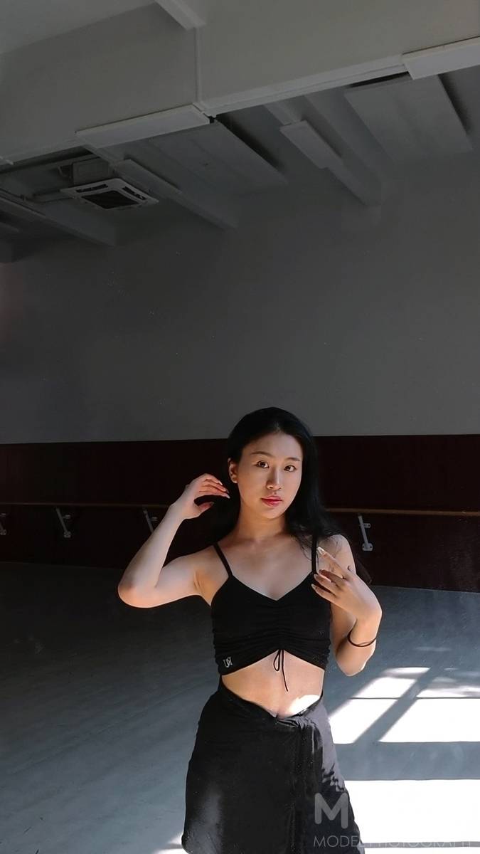 胶片模特