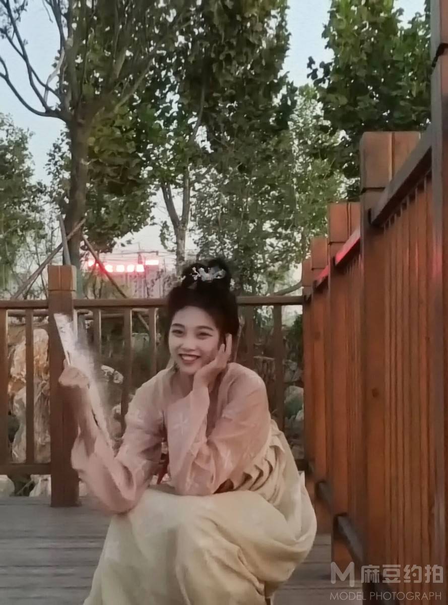 汉服模特