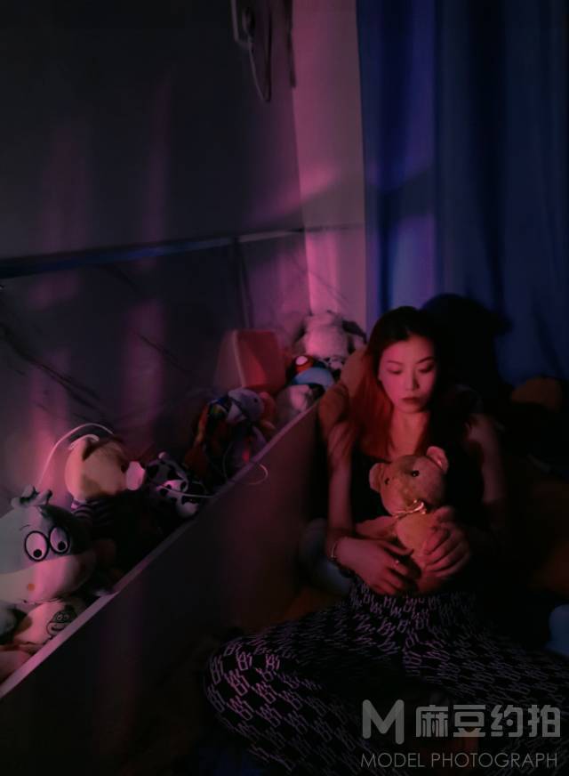 情绪模特