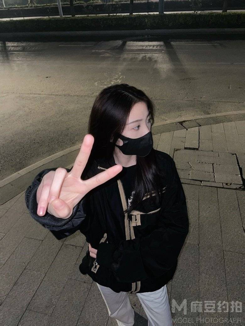 黑白模特