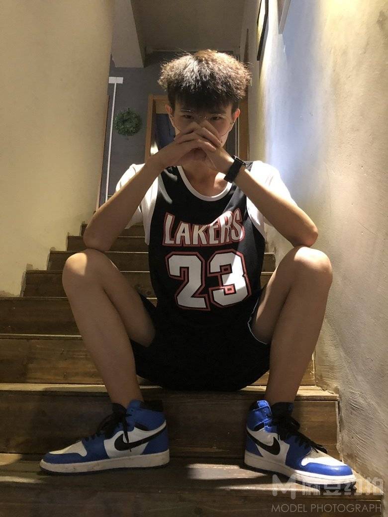 黑白模特