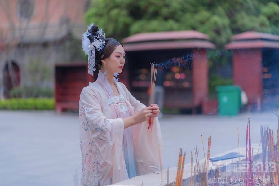 汉服模特