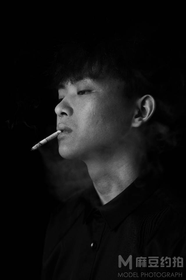 黑白模特