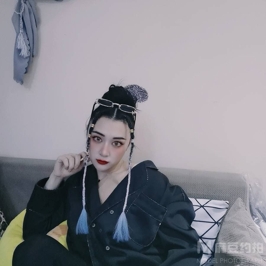 黑白模特