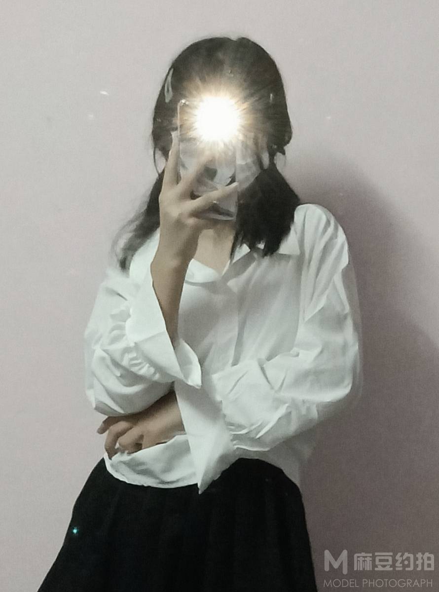 黑白模特