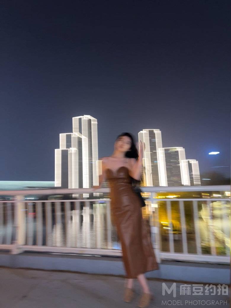 夜景模特
