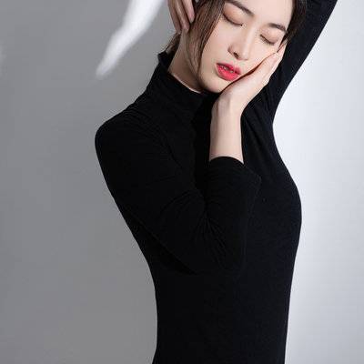 黑白模特