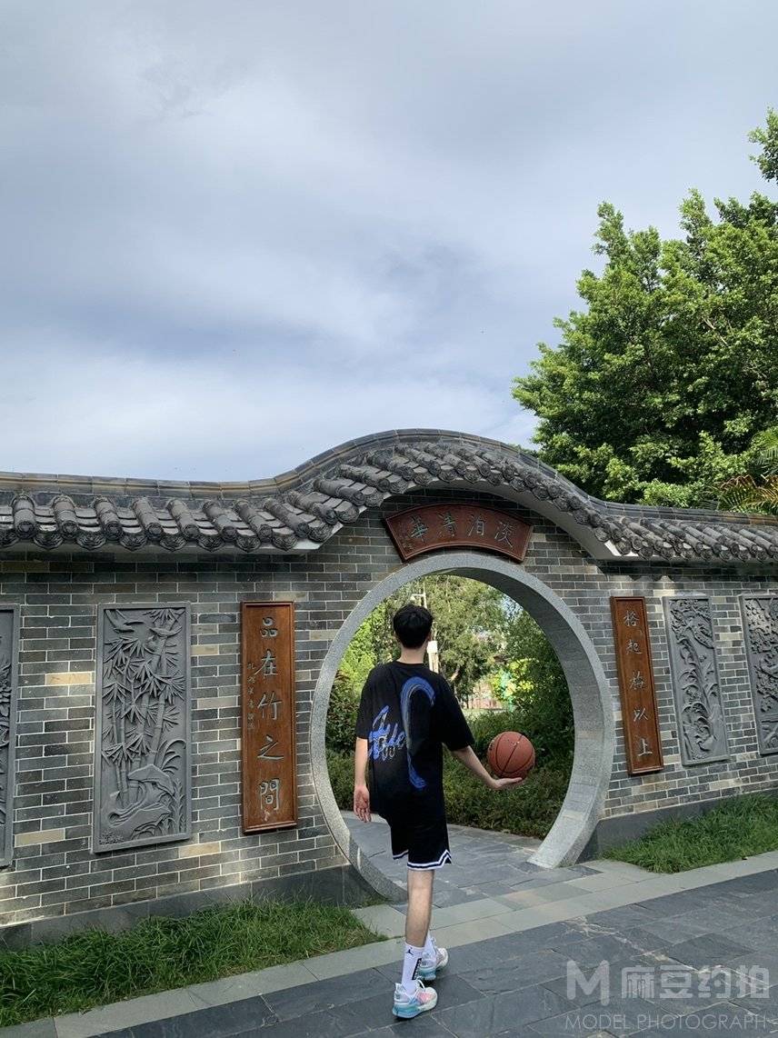 黑白模特