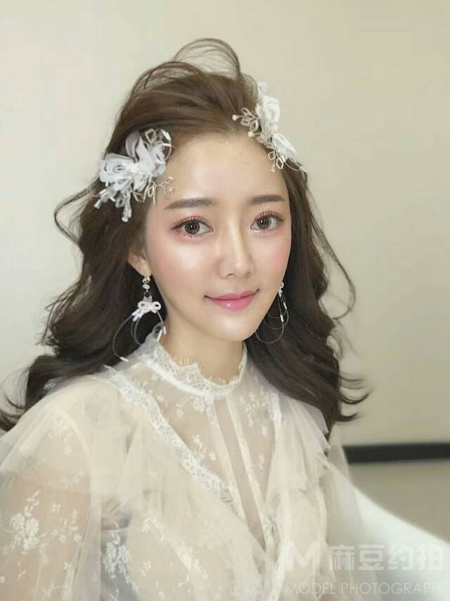 妆容模特