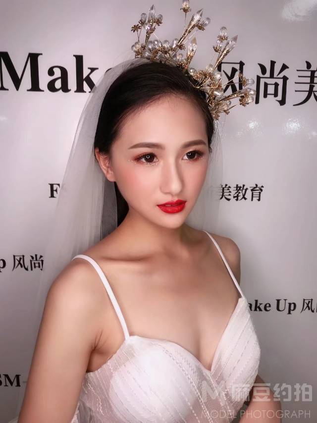 妆容模特