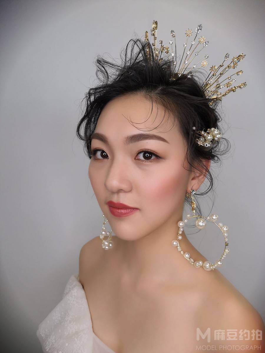 妆容模特