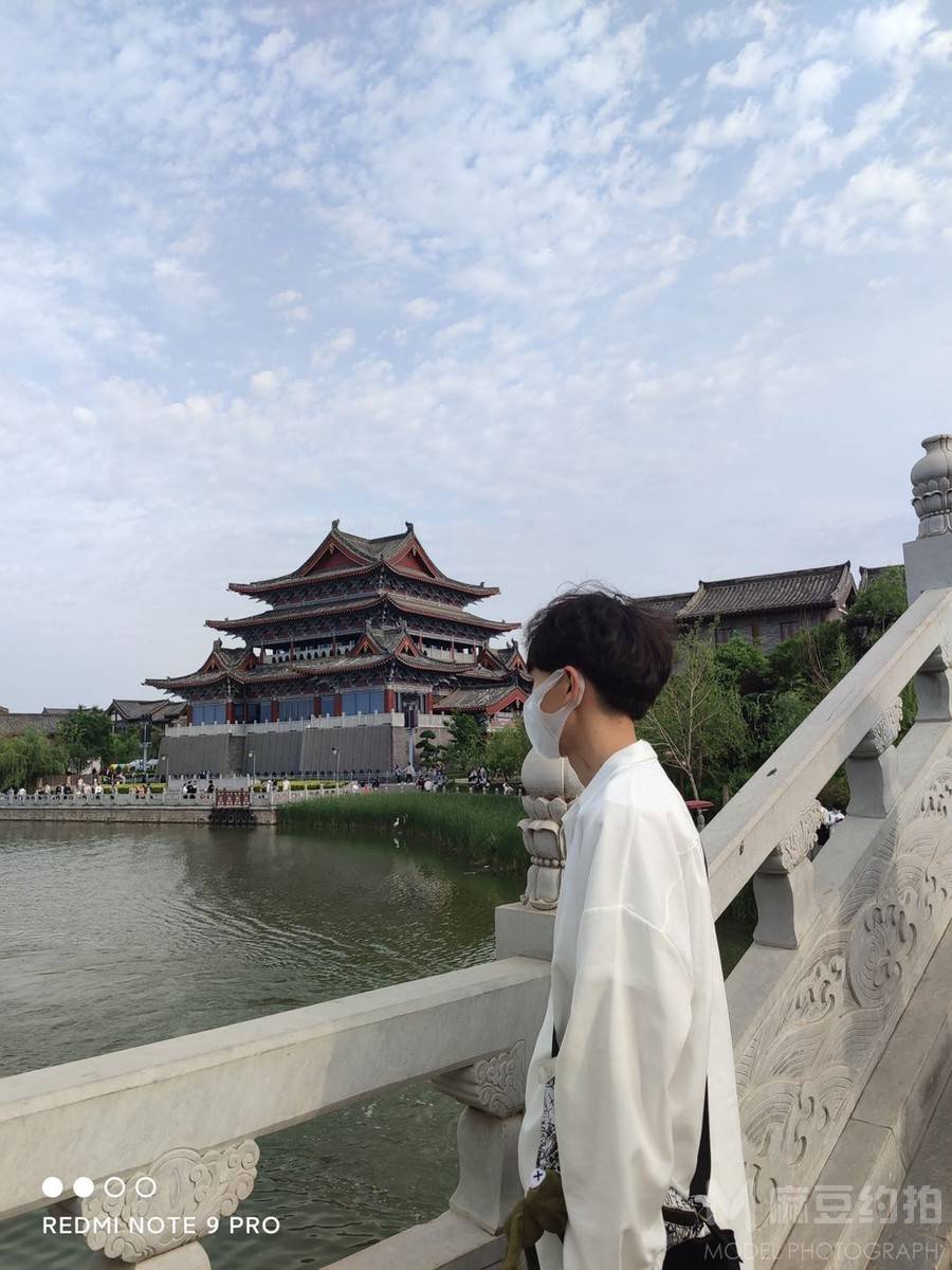 校园模特