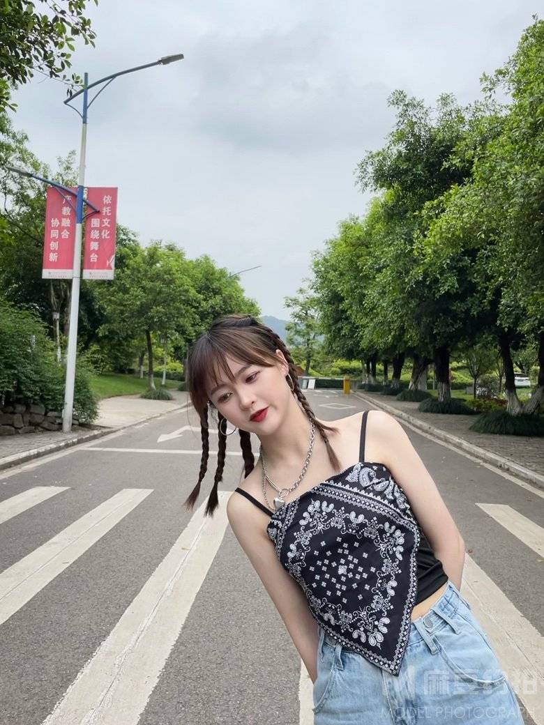 校园模特