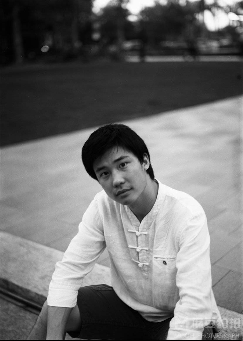 黑白模特