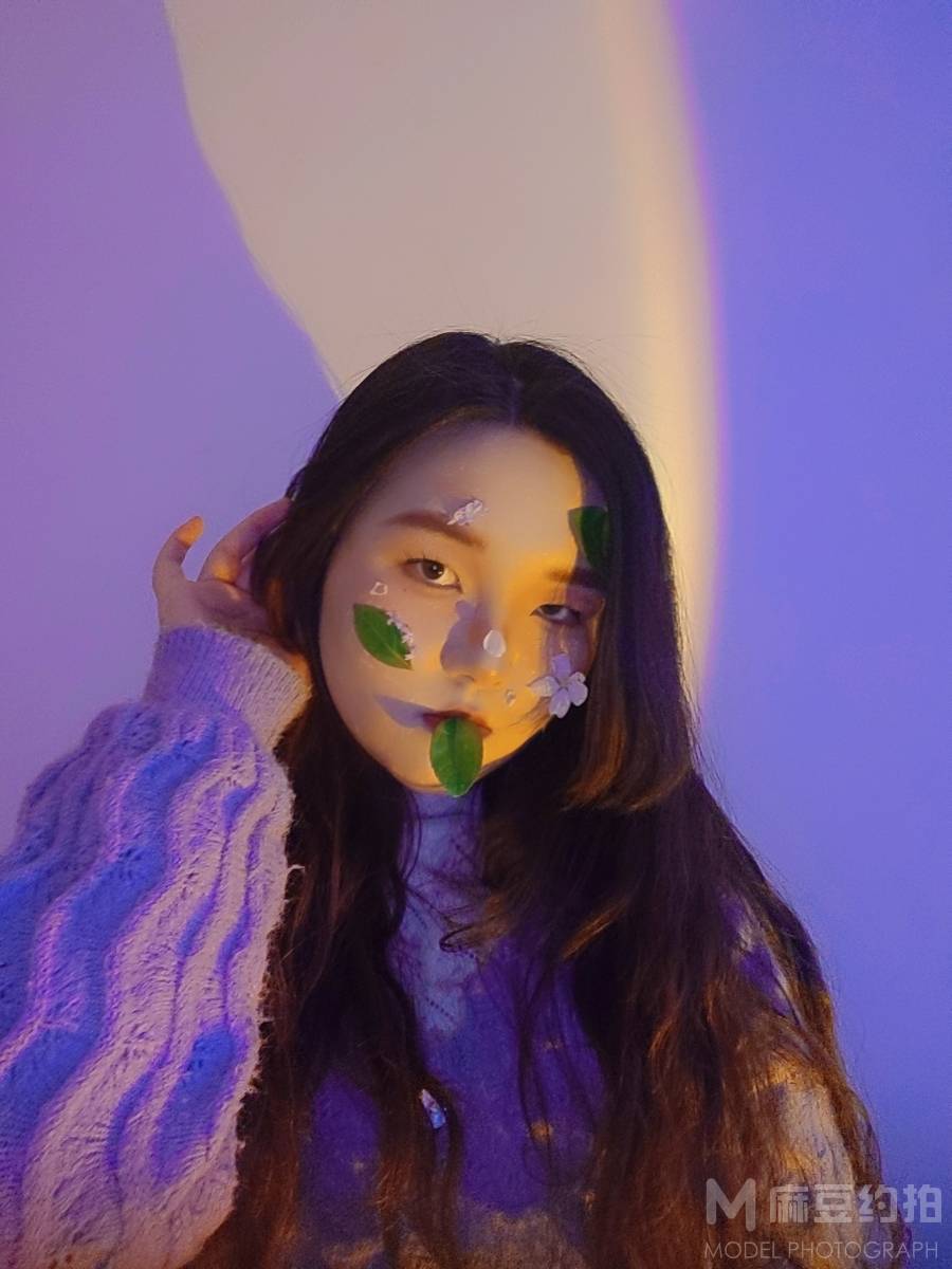 情绪模特