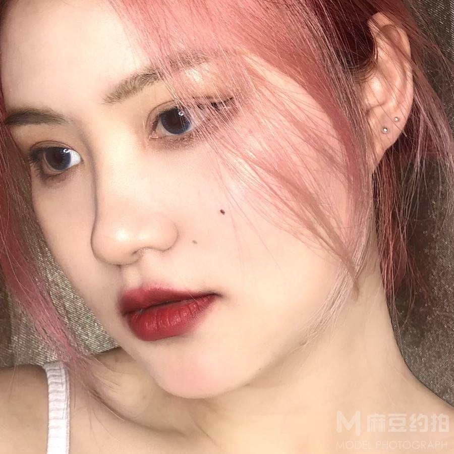 妆容模特