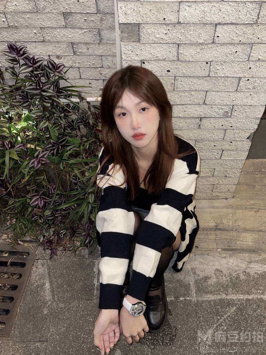 情绪模特