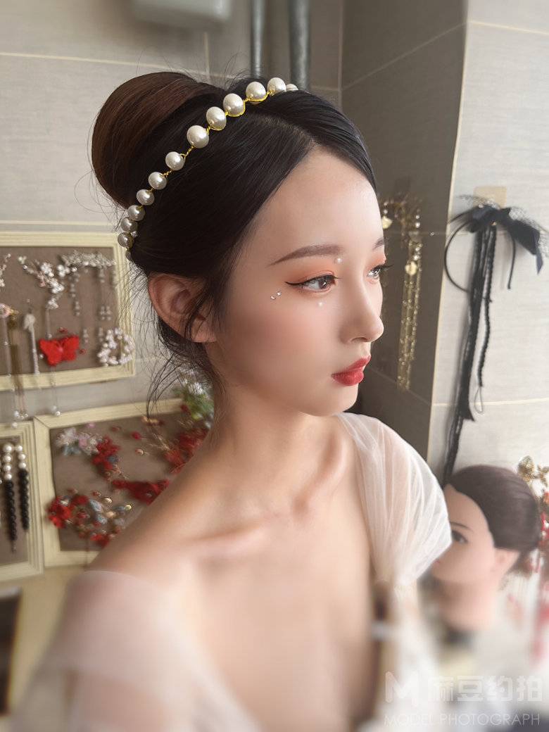 妆容模特
