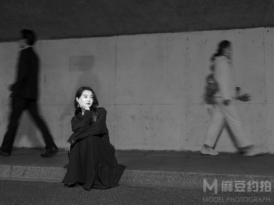 情绪模特