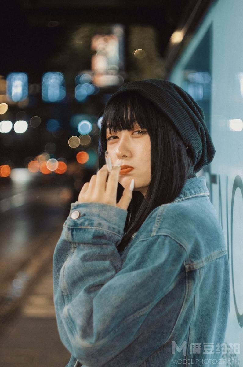 情绪模特