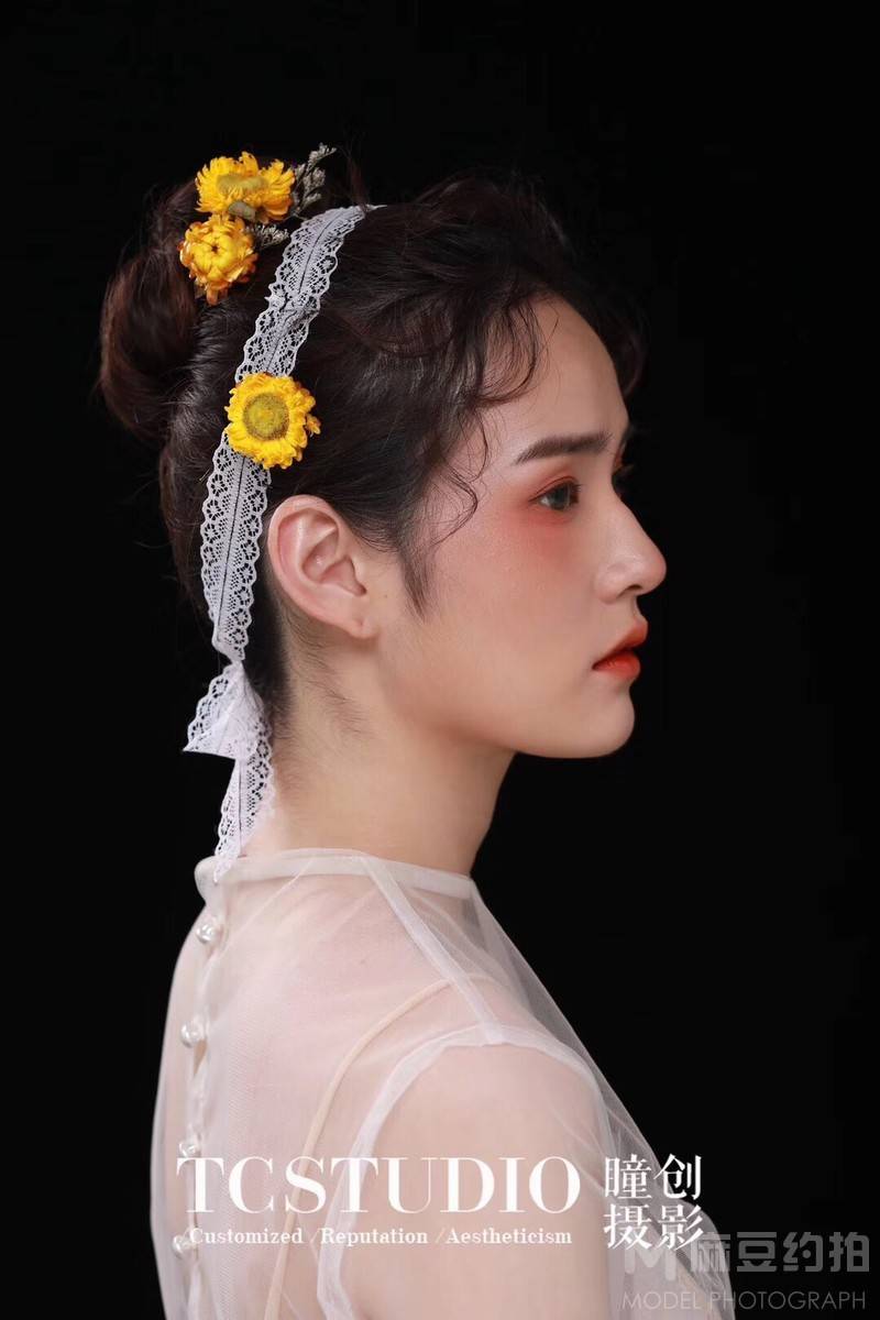 妆容模特