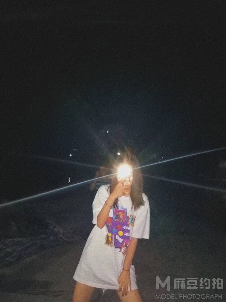 黑白模特