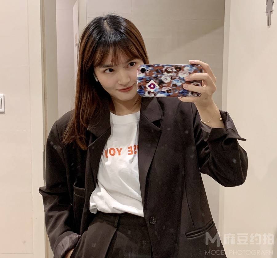 黑白模特