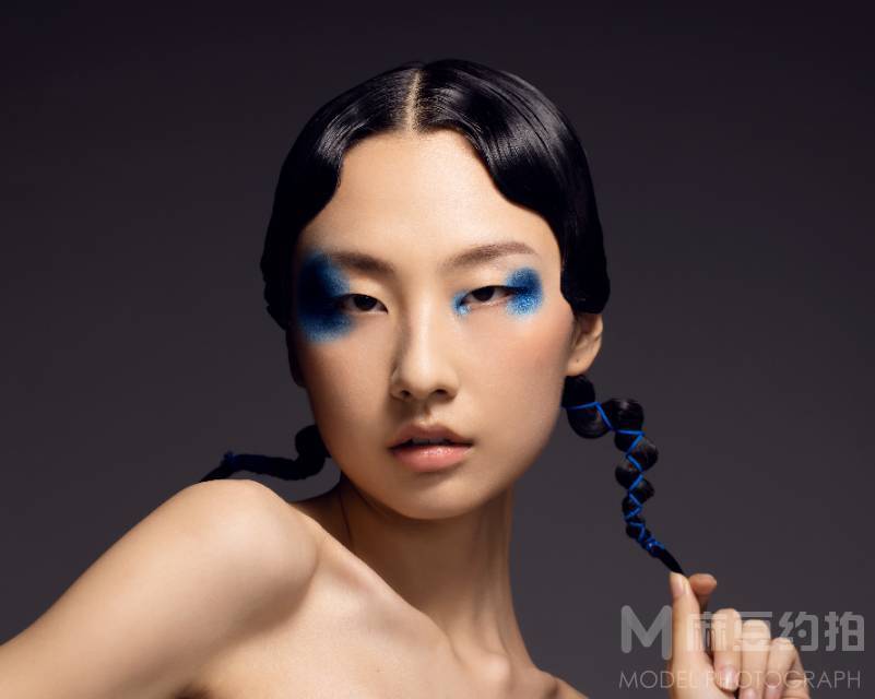 情绪模特