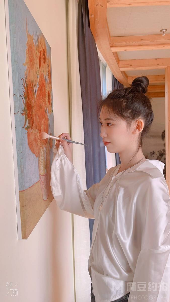 情绪模特