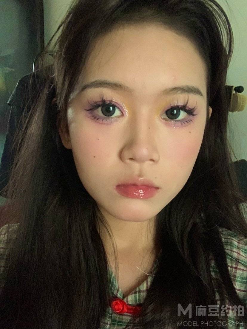 妆容模特