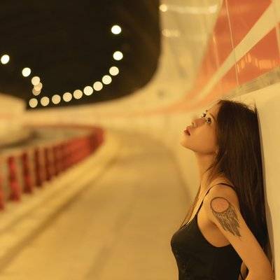 情绪模特