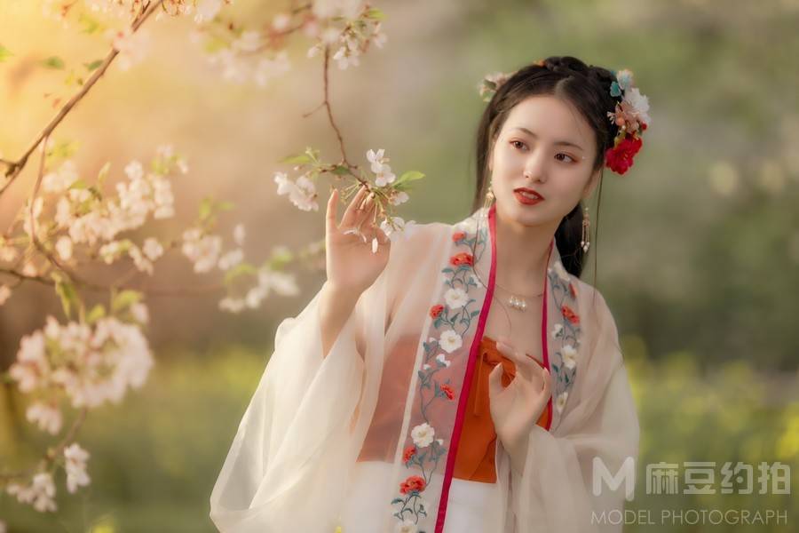 汉服模特