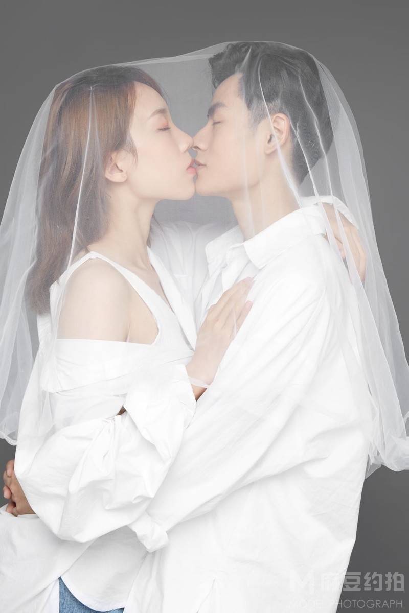 宝丽来模特