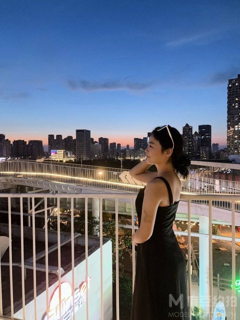 夜景模特