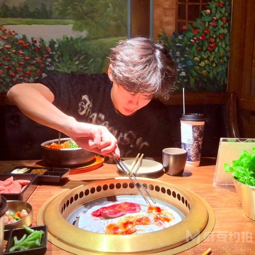 校园模特