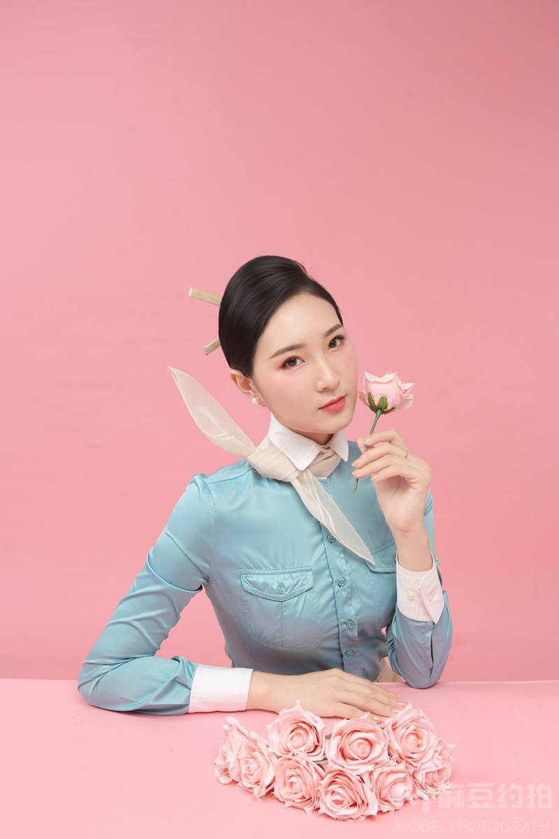 情绪模特