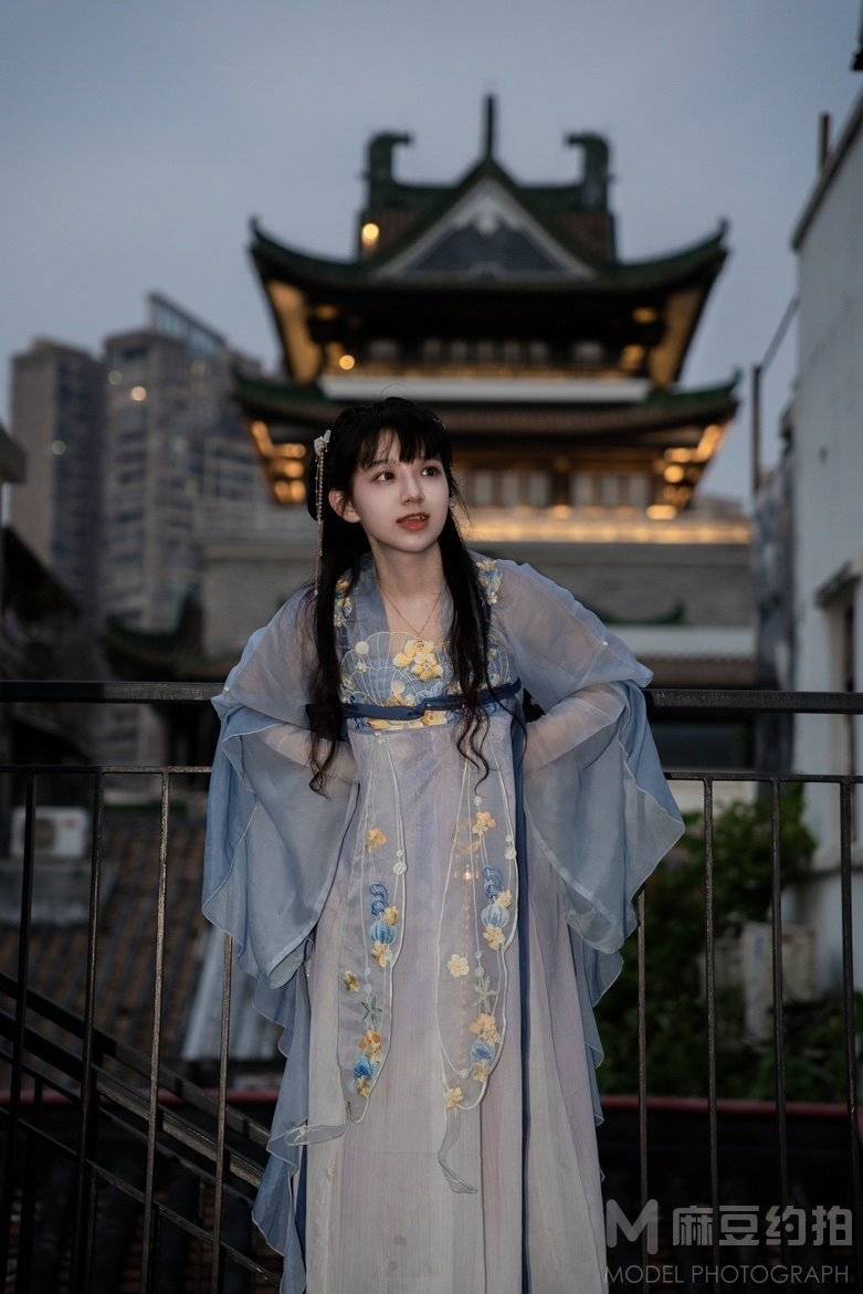 汉服模特
