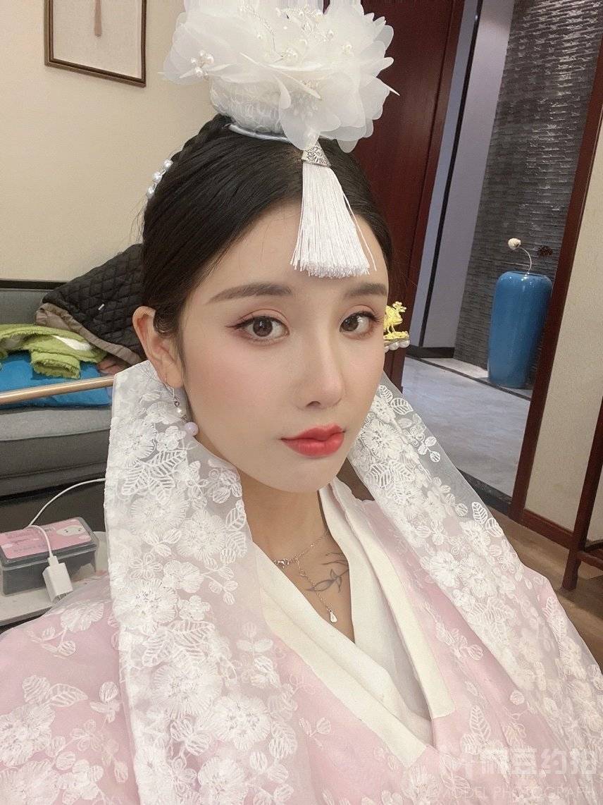 妆容模特